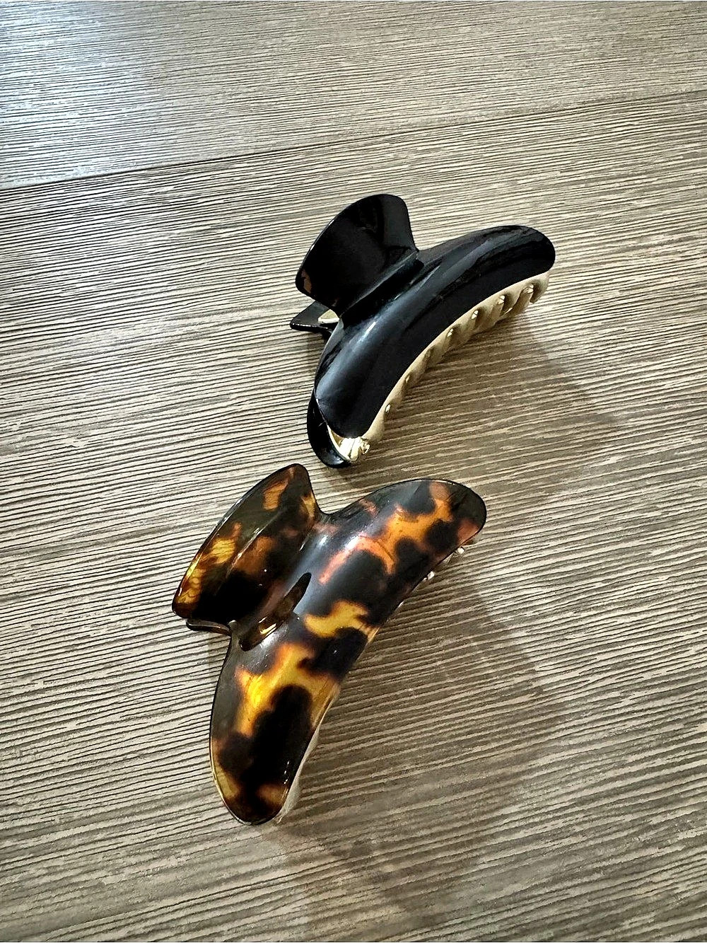 Hair Claw Clip Set in Black & Brown Like New
